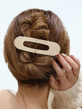 3 FOR $15  💕 Strong Hold Claw Clip Fashionable Hair Accessories